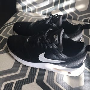 Nike air max tavas  size 8.5